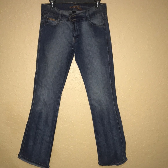 Baggy southpole jeans, has a bit of heel drag, in